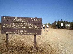 01-los-robles-trailhead